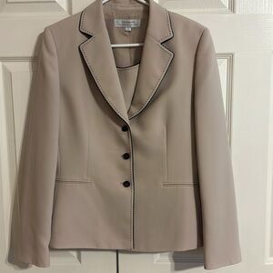 Women’s Tahari tan blazer and camisole combo size 12. Like new